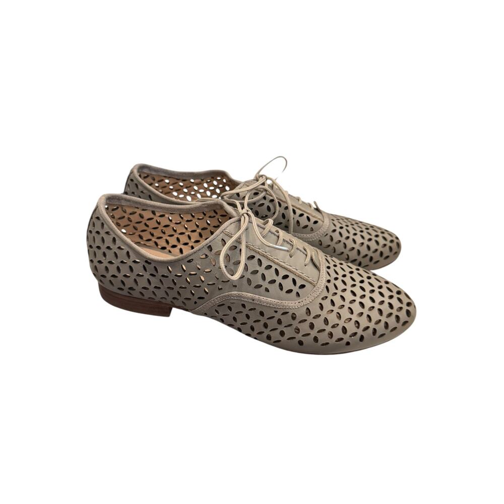 New Pour La Victoire Mirage Gray Laser Cut Leather Oxford Flats Size 6.5M - Picture 3 of 7